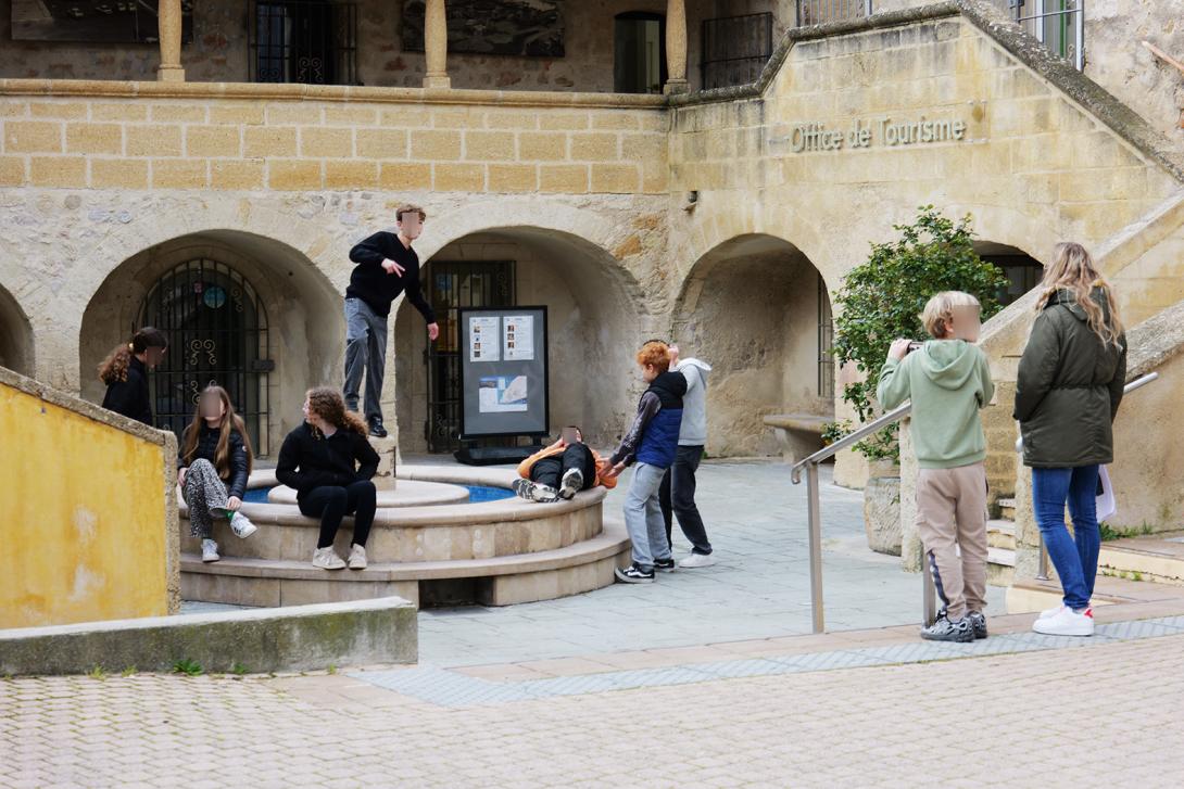 Les jeunes se mettent en scène leur d'un tournage à l'occasion d'un intercentres